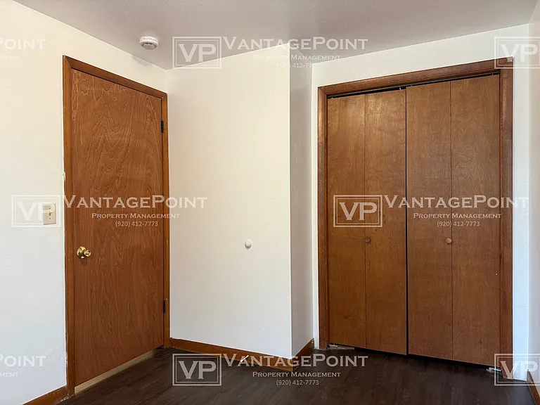 417 Dousman St #7 — Photo 9