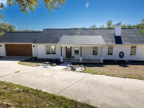 1011 Santa Fe Trl, Horseshoe Bay, TX 78657