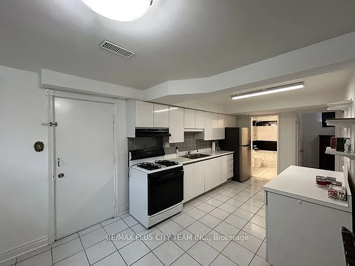 45 Jimston Dr #BASEMENT — Photo 6