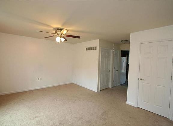 4th image of 9957 Linn Ave