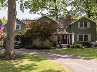 5093 Woodland Dr, Lewiston, NY 14092