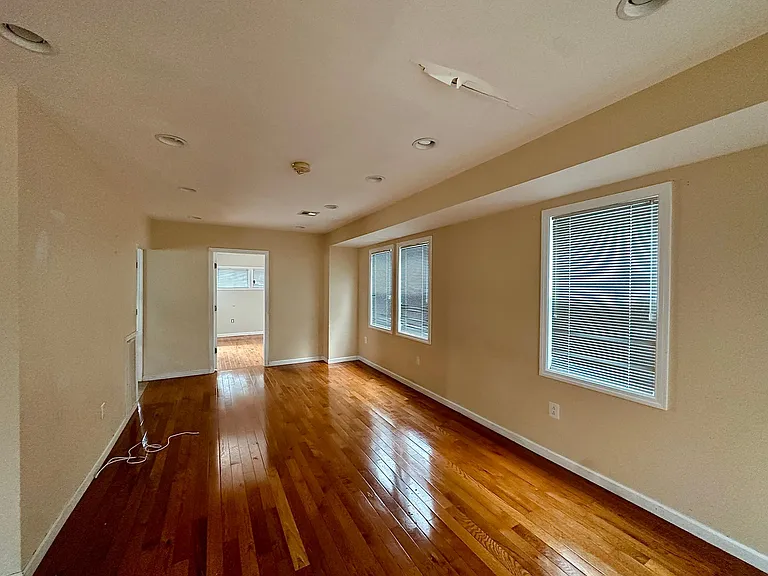 57 Willoughby Ave — Photo 4
