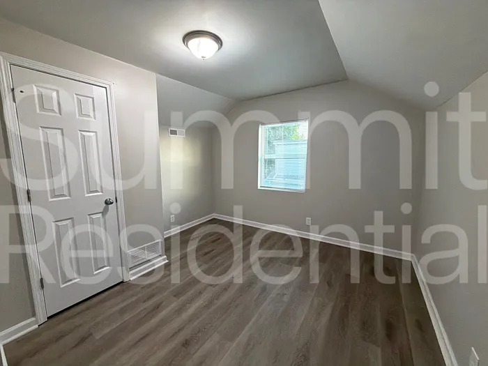 4713 Walnut Grove Ave — Photo 10