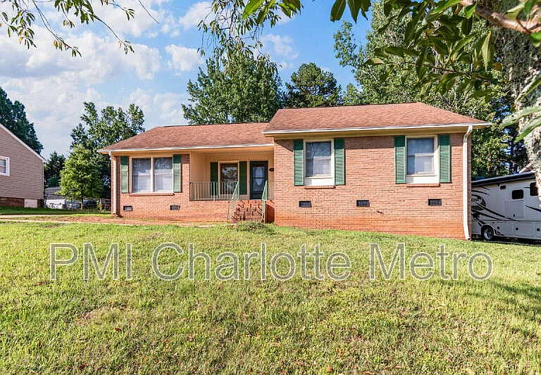 8615 Beechbrooke Rd — Photo 1