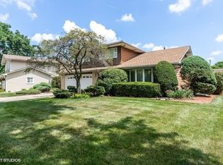 929 N Pecos Ln, Mount Prospect, IL