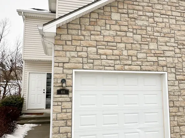 816 Oakbrook Pl, Manhattan, KS 66503