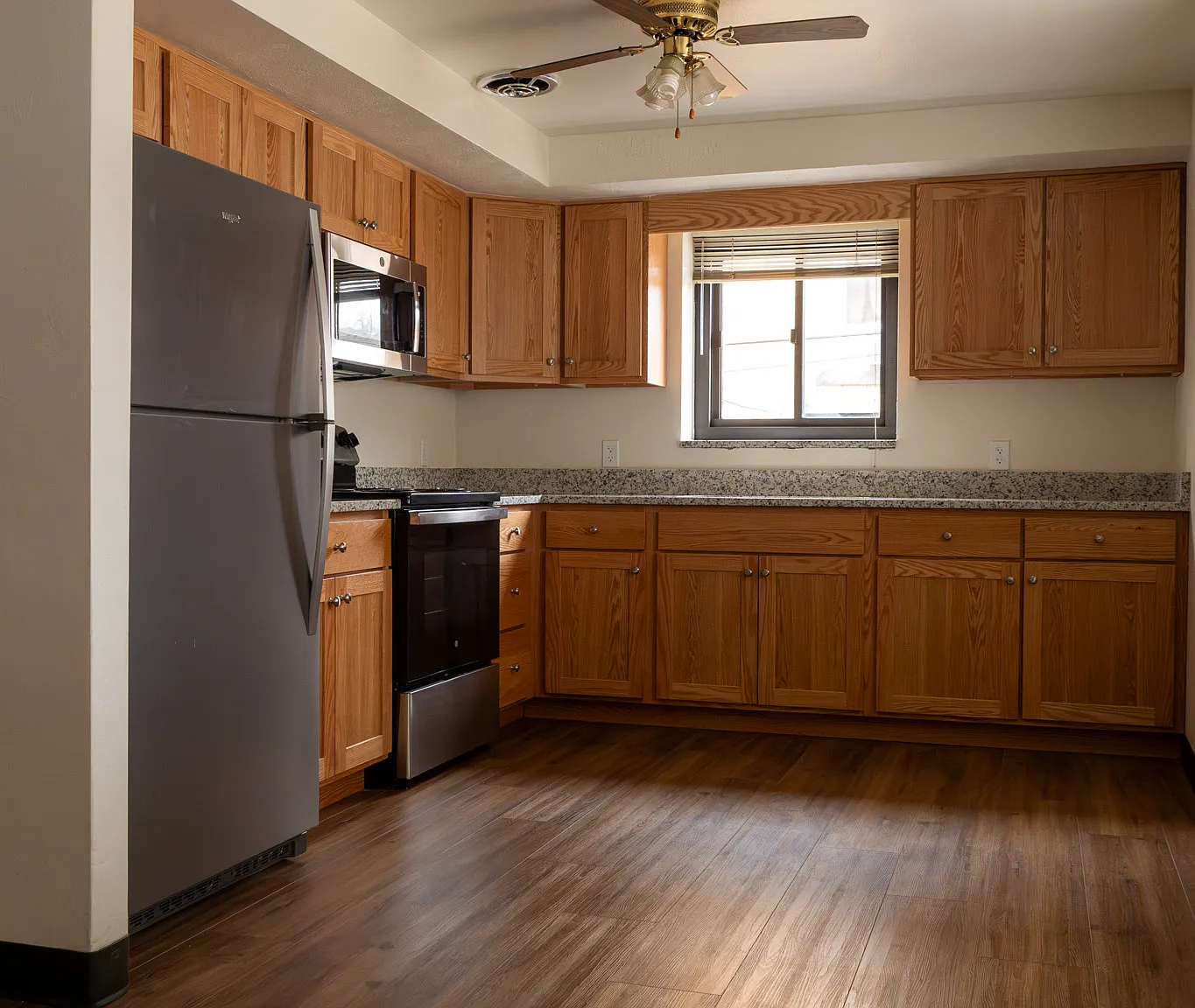 2 bed, $1,250 — Photo 2