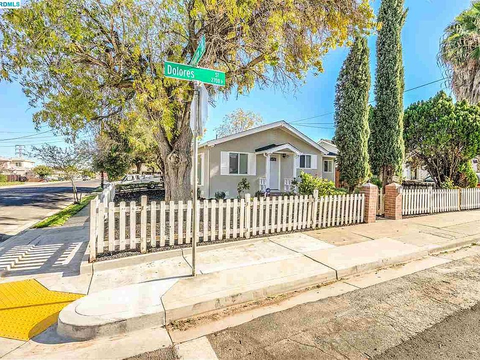 1st image of 2709 Dolores St