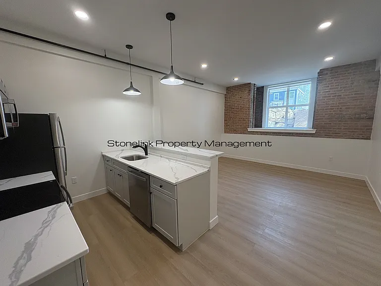 265 Manton Ave — Photo 23
