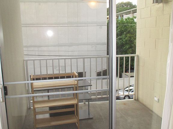 4th image of 1624 Dole St APT 303