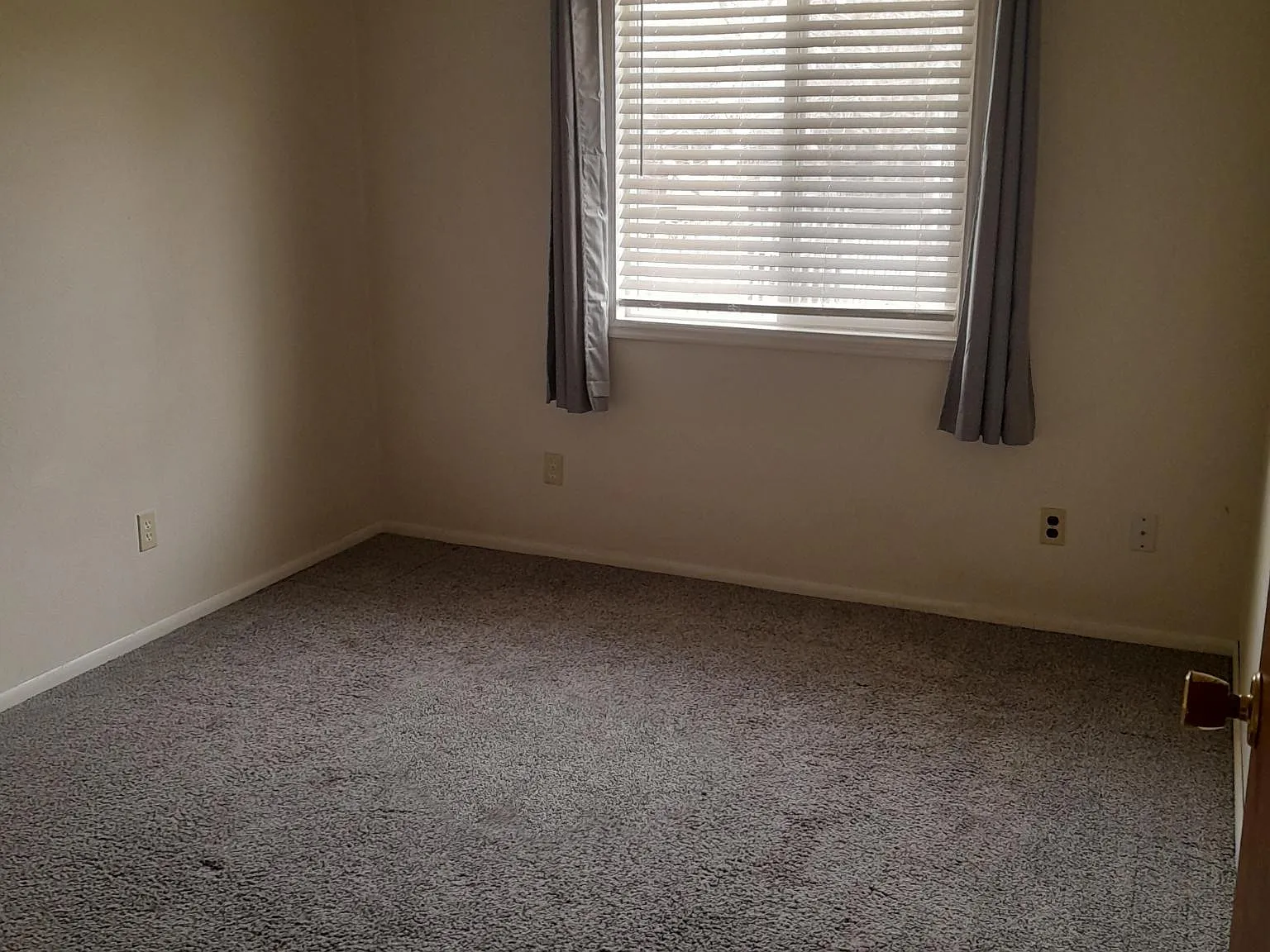 NW Bradford Ave, Mountain Home — Photo 3