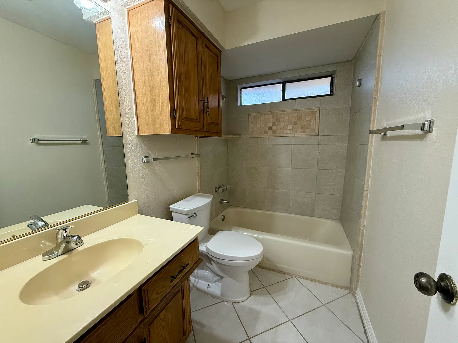 2 bed, 1650 sqft, $2,025 — Photo 3