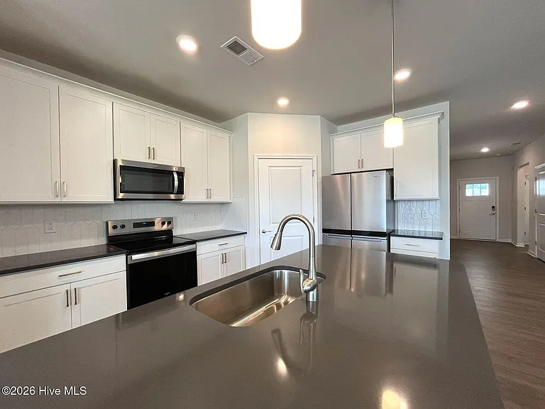 512 Ragapple Ln — Photo 9