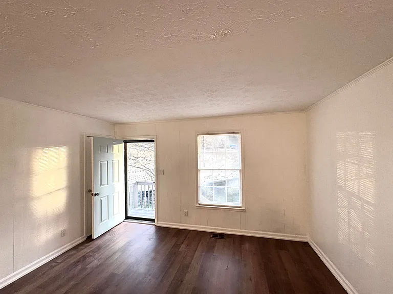 50 Height St — Photo 3