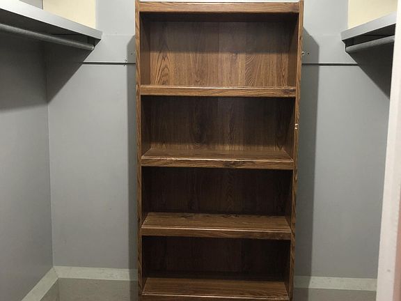 LARGE Walk in closet!!! 