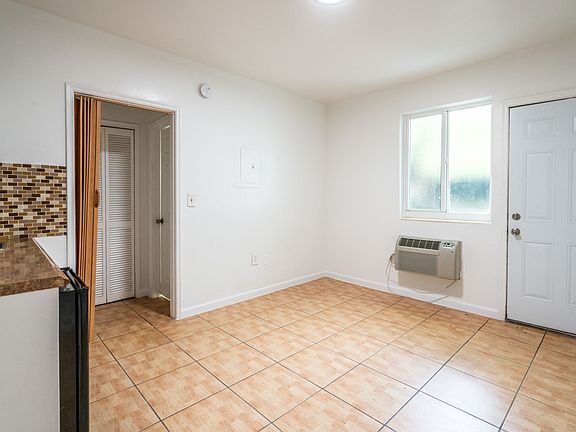 3rd image of 7130 Carlyle Ave #3A