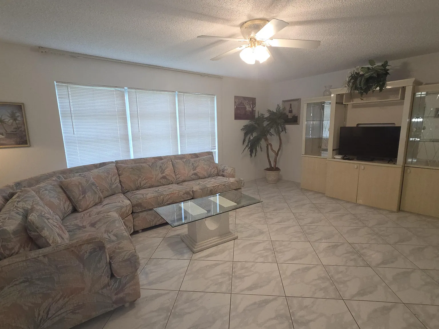 2 bed, 2.0 bath, 1186 sqft, $2,000 — Photo 3