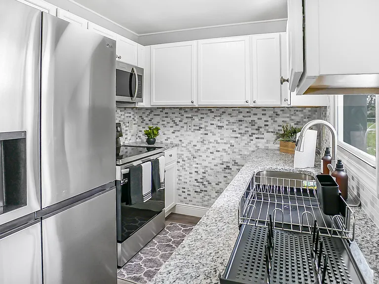 Beautiful and Updated Kitchen!
