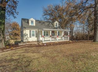 5305 Parker Rd, Florissant, MO 63033