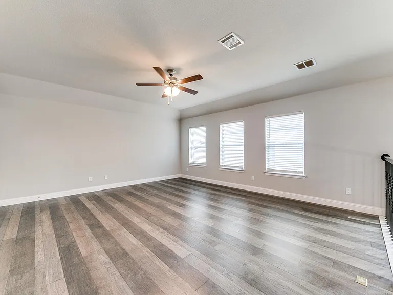 17660 Sequoia Dr — Photo 22