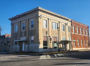 17 W Water St, Pinckneyville, IL 62274