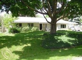 6341 Peach Dr, Clarkston, MI 48346