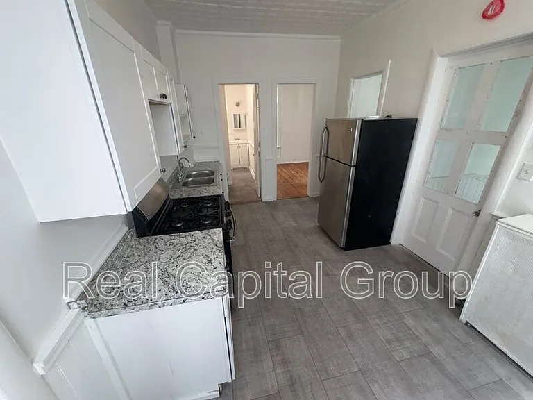 130 5th Ave #2R — Photo 4