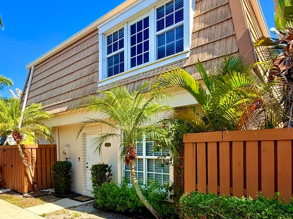 11584 WINCHESTER Drive, Palm Beach Gardens, FL 33410
