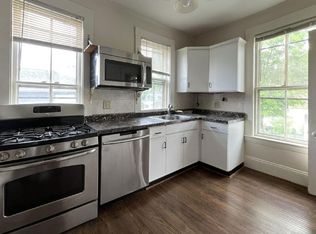 136 Woburn St #B, Reading, MA 01867