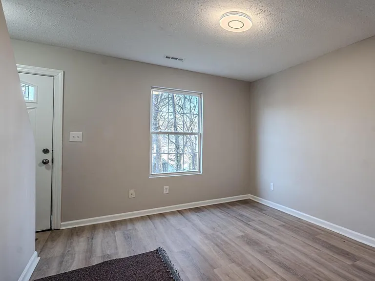 144 Montgomery Ave #144 — Photo 5