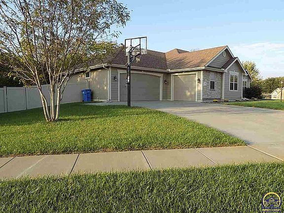 4th image of 3200 SE Aries Ave