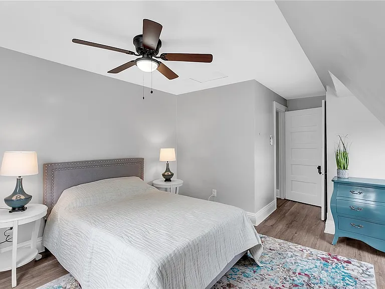 713 Clinton Pl — Photo 26