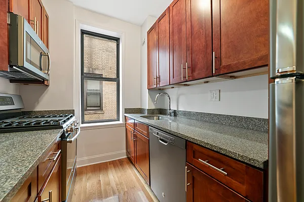 Rented by MNS | media 7