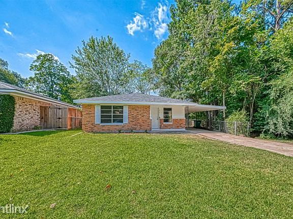 3rd image of 210R Pine Hill Dr