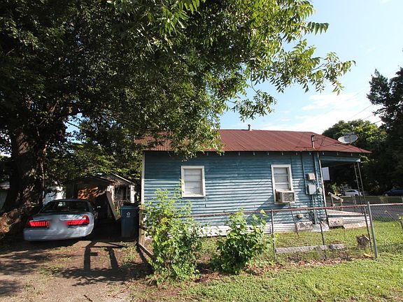 4th image of 808 SE Evangeline Thruway