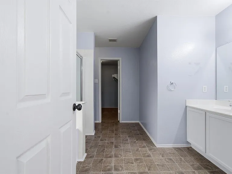 1806 Carriage Hills Trl — Photo 20