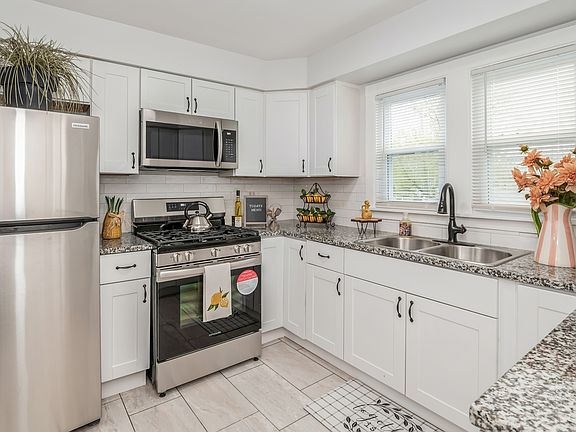 5th image of 414 Woodland Dr