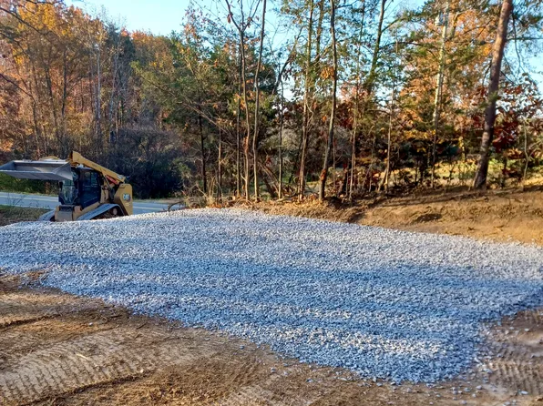 2534 Chestnut Hill Rd, Dandridge, TN 37725