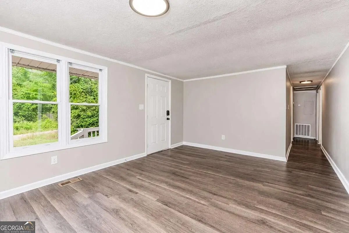 3 bed, 1136 sqft, $1,000 — Photo 3