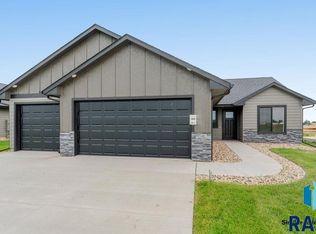 1001 E Wayne Pl, Tea, SD 57064