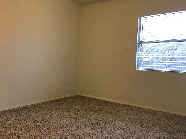 4905 Merritt Circle — Photo 6