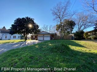 523 N Grand Ave, Waxahachie, TX 75165
