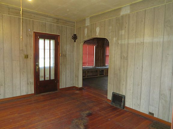 5th image of 507 Cottage St