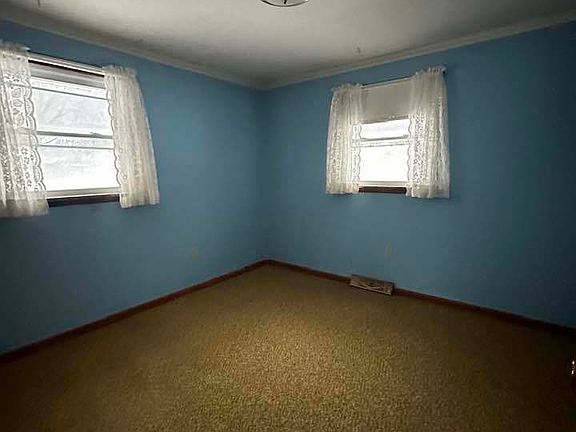 5th image of 726 Brookwood Ct