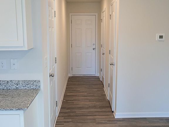 5th image of 230 Winston Ln