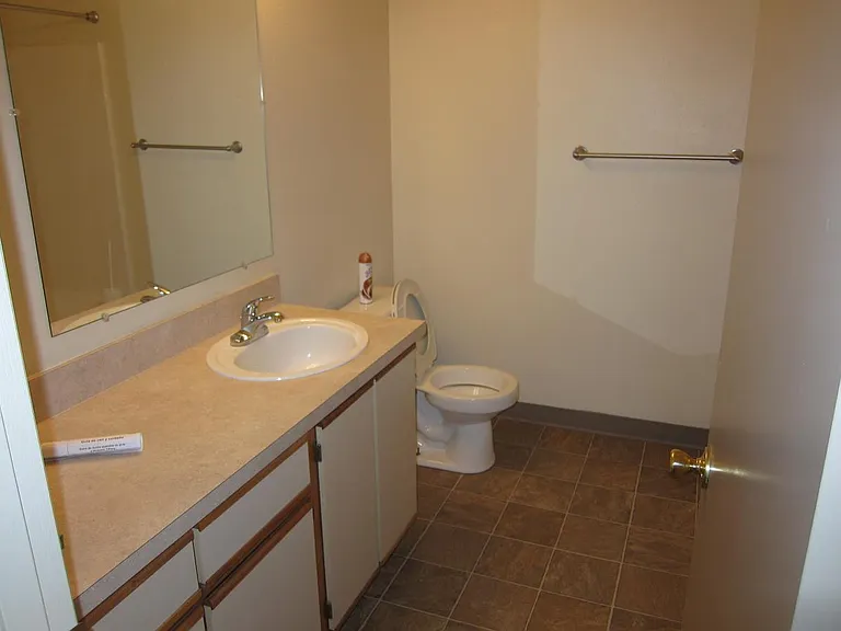 525 NW 8th St #8 — Photo 7
