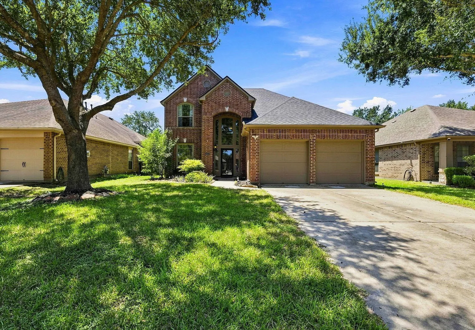 4 bed, 2.5 bath, 2519 sqft, $2,650 — Photo 1