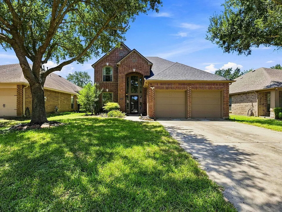 5526 Walnut Glen Ln