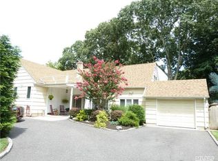 1 Charles Ave, Huntington, NY 11743