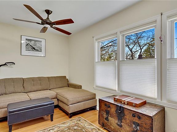 4th image of 101 Lakeview Ave